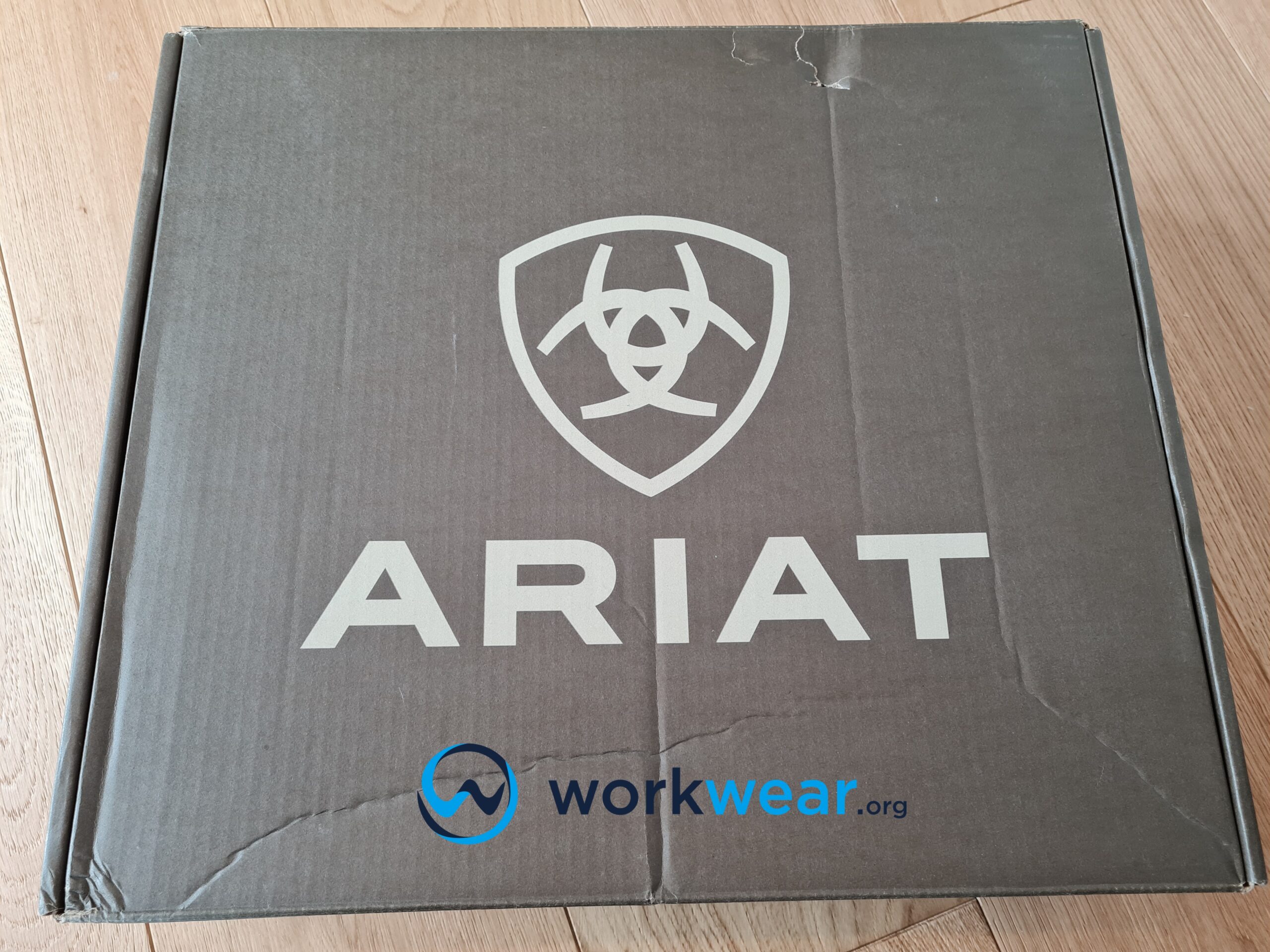 Ariat Work & Western Boots Sizing Guide with Size Tables for both Men